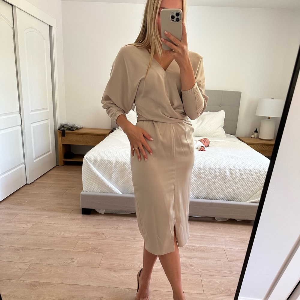Satin dress in pink